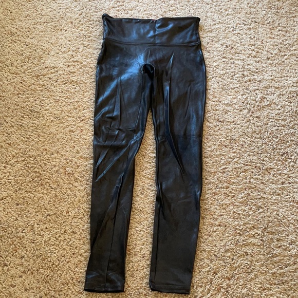 Women’s spanx “leather” leggings - Picture 1 of 3
